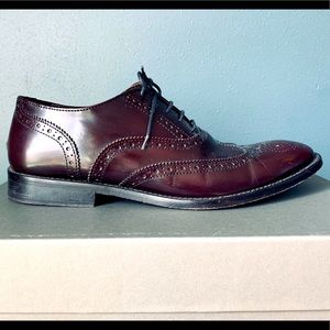 TO BOOT NEW YORK Wingtip Leather Oxford, Size 9, in excellent condition